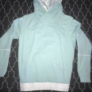 Lululemon baby blue sweatshirt w/ 2 pockets